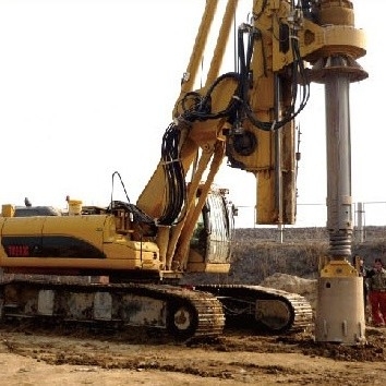 Wiertnica obrotowa TR280 zamontowana na oryginalnym CAT336D o maksymalnej głębokości 85 m do wiercenia fundamentów